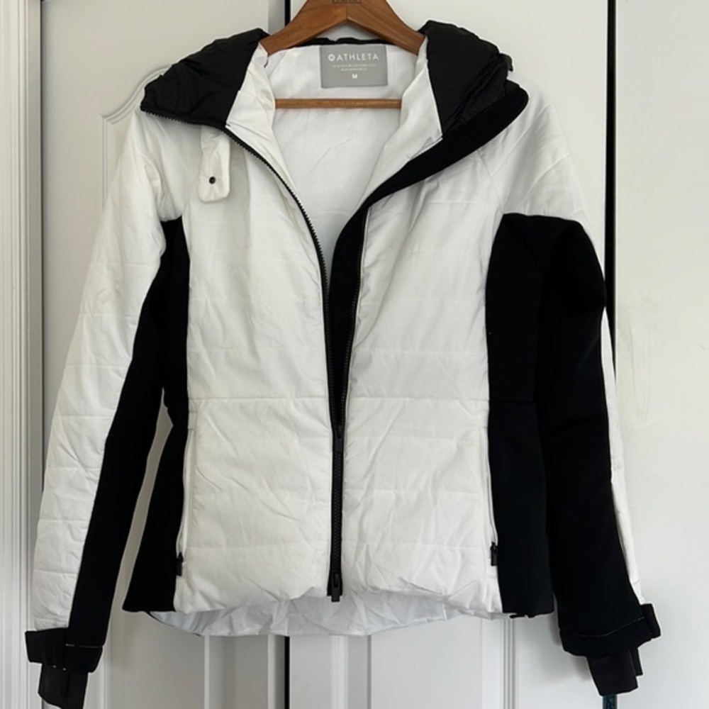 Women's Black & White Hooded Winter Jacket